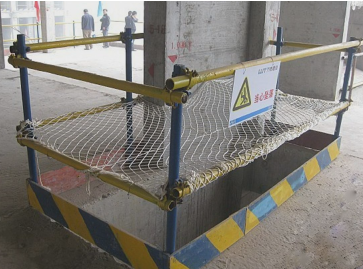 二級建造師考試建筑工程施工安全管理：洞口、臨邊防護